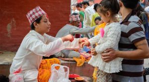 आज जनैपूर्णिमा, रक्षाबन्धन धारण गरेर मनाइँदै